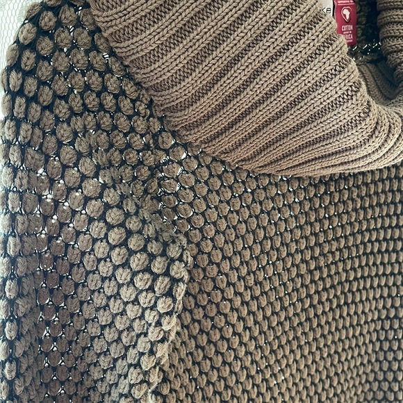 Ashley Brook - Picture 4 of 11